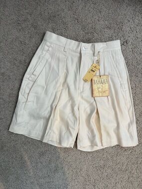 Tommy Bahama Women's Light Cream Pleated Bermuda Shorts